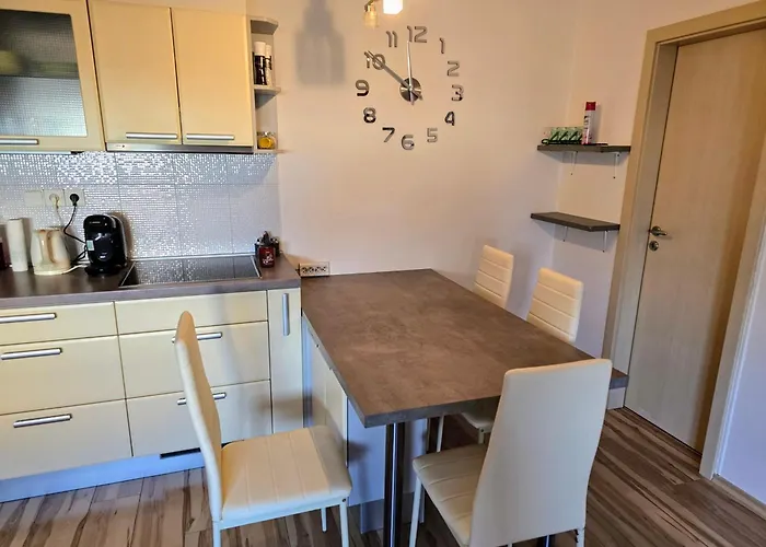 Violette Apartment *